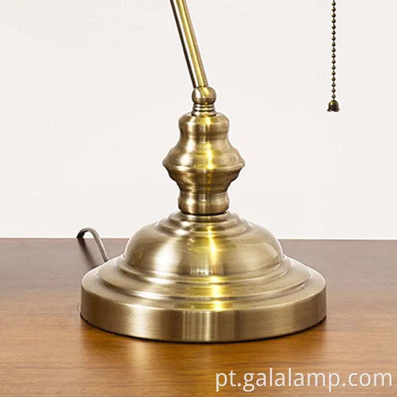 Lâmpada de mesa de bronze americana clássica para quartos elegantes